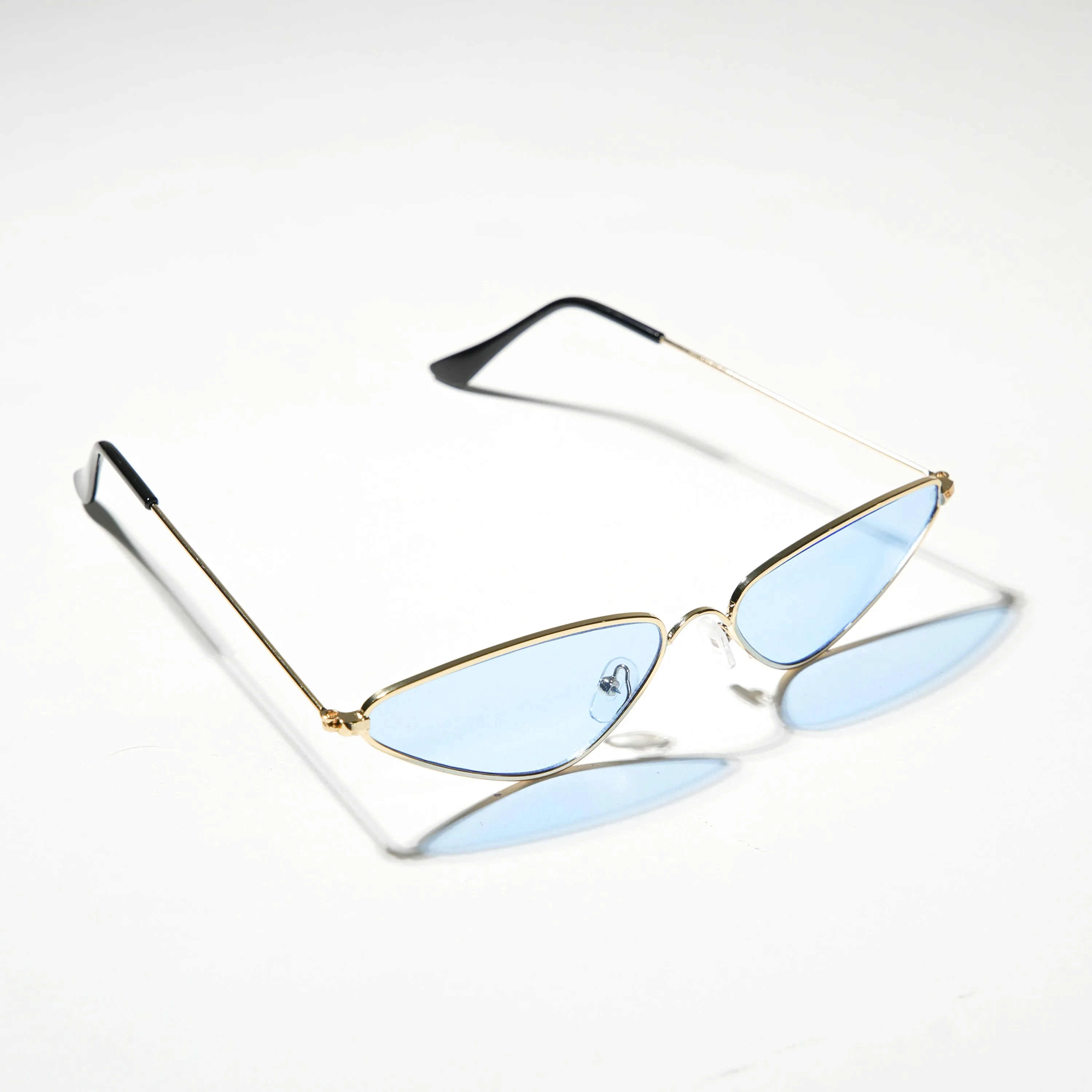 Chokore Triangular Cat-eye Metal Sunglasses (Blue & Gold)